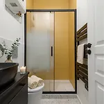 Poeticstay - Opera Apartament *