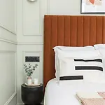 Poeticstay - Opera