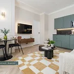 Poeticstay - Opera *