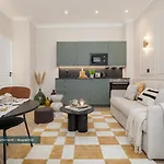 Poeticstay - Opera Apartament *
