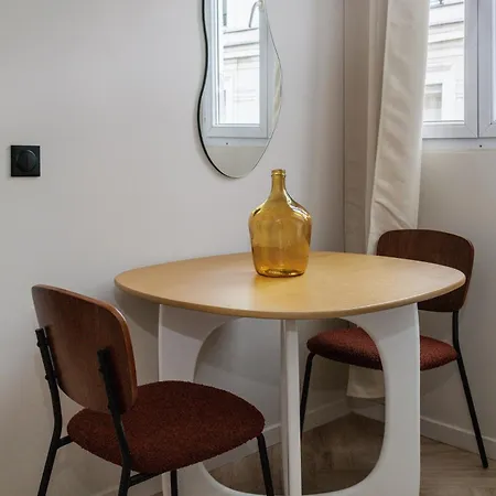 Apartment Poetic - Opera