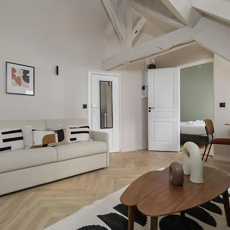 Apartment Poetic - Opera *