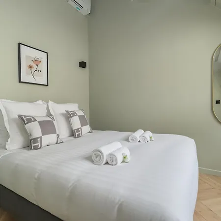 Poetic - Opera Apartment