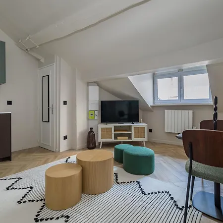 Apartment Poetic - Opera *