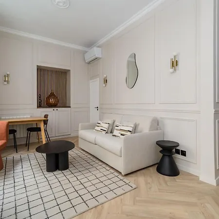 Apartment Poetic - Opera