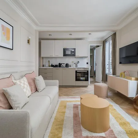 Poetic - Opera Apartment *