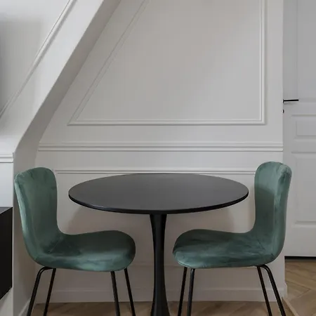 Apartment Poetic - Opera *
