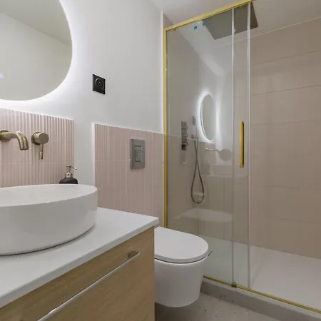 Poetic - Opera Apartment
