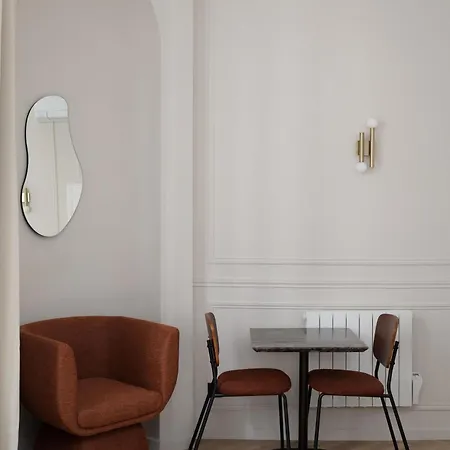 Poetic - Opera Apartment *