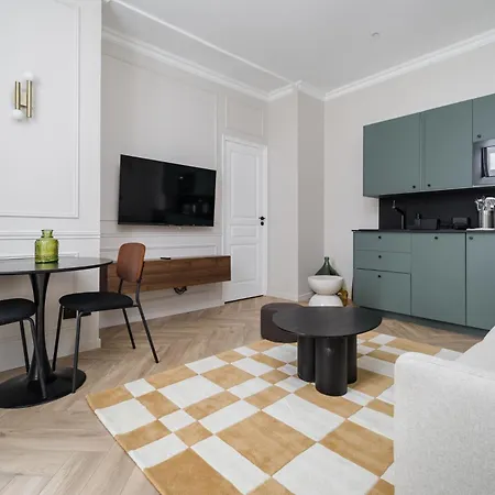 Apartment Poetic - Opera *