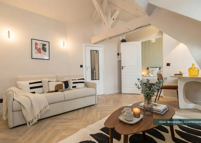Poeticstay - Opera Apartman *