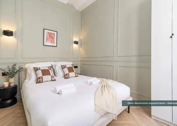 Poeticstay - Opera Apartman *