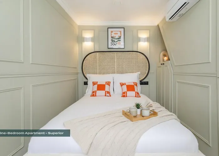 Poeticstay - Opera Appartement