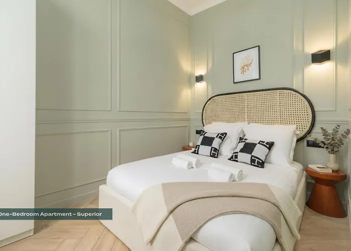 Poeticstay - Opera