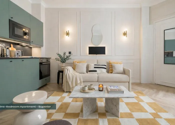 Poeticstay - Opera Appartement *
