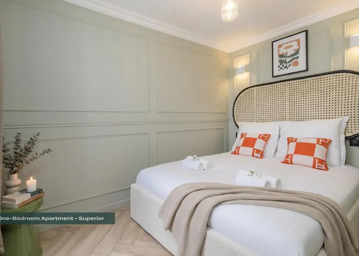 Poeticstay - Opera