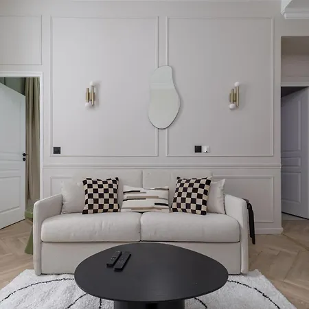 Poeticstay - Opera *