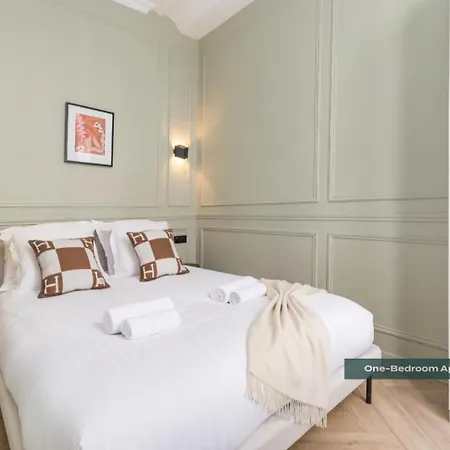 Poeticstay - Opera Apartment *