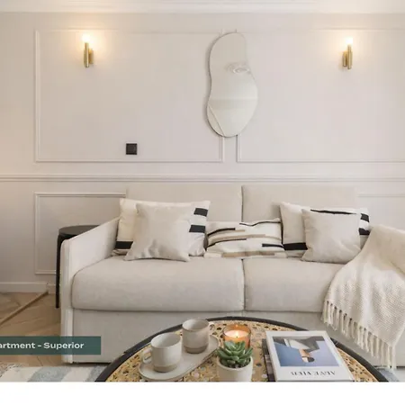 Poeticstay - Opera