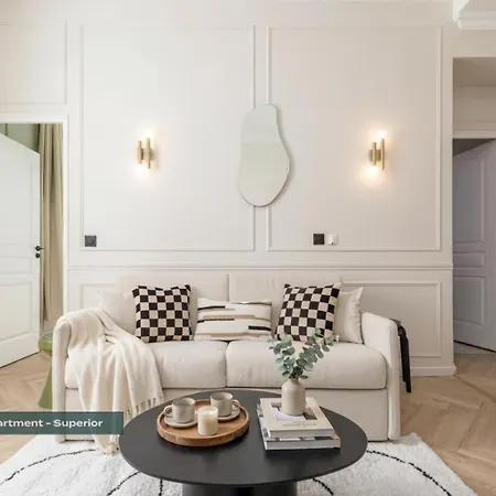 Apartment Poeticstay - Opera