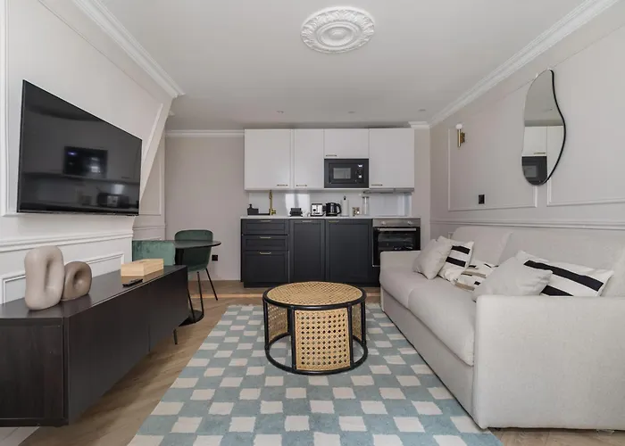 Poeticstay - Opera *